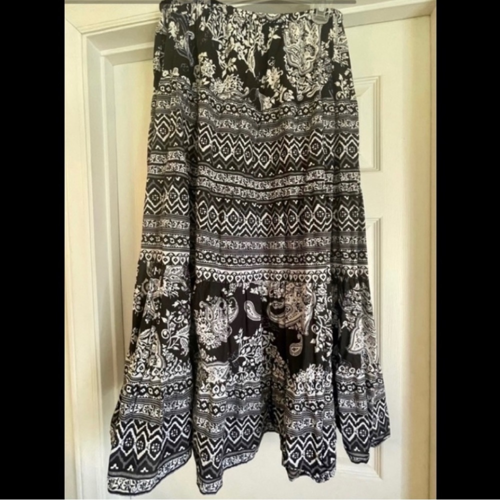 EUC CHOICES flowy skirt